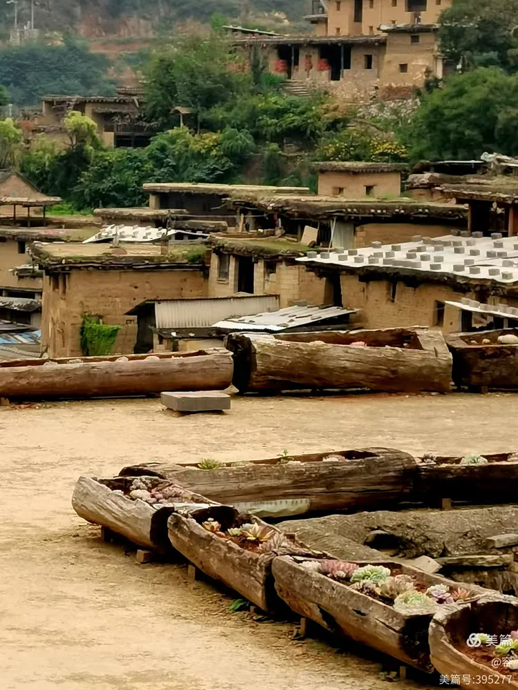 城子古村,又名彝族布达拉宫